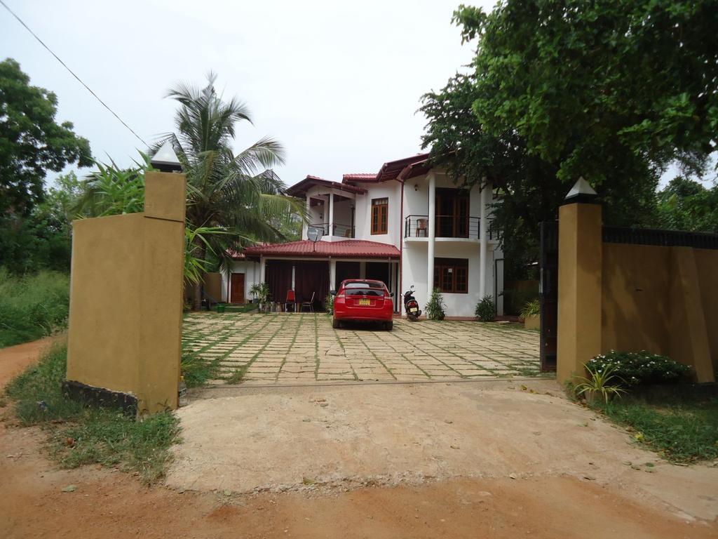 Seven Flower Hotel Anuradhapura Exterior photo